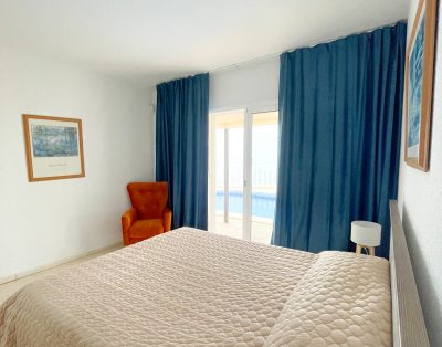 Villa with private swimming pool First line CS93