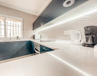 Villa with private swimming pool First line CS93