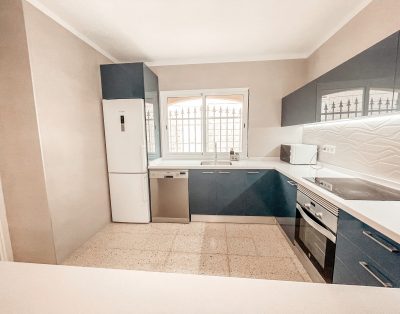 Villa with private swimming pool First line CS93