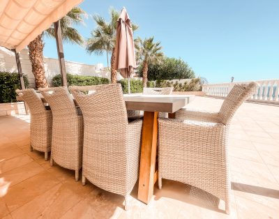 Villa with private swimming pool First line CS93