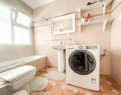 Villa with private swimming pool First line CS93