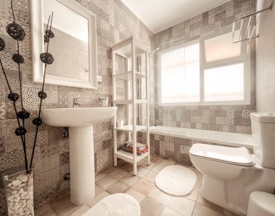 Villa with private swimming pool First line CS93