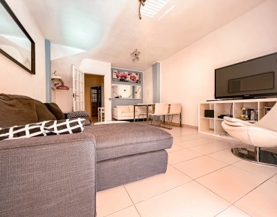 Camisón, Beautiful 3-bedroom townhouse in the central part of Las Americas