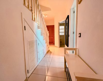 Camisón, Beautiful 3-bedroom townhouse in the central part of Las Americas