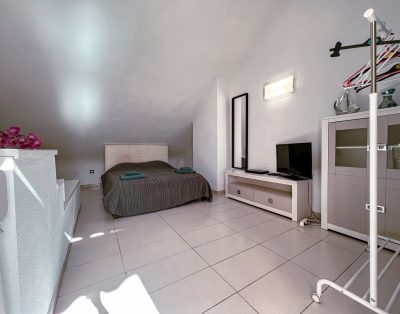 Camisón, Beautiful 3-bedroom townhouse in the central part of Las Americas