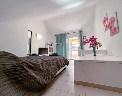 Camisón, Beautiful 3-bedroom townhouse in the central part of Las Americas